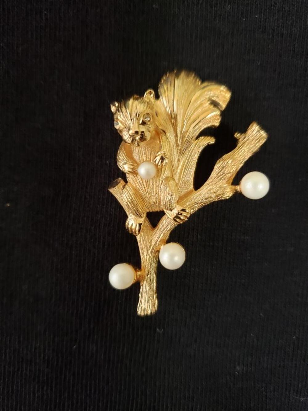 Vintage Gold Tone Squirrel on Branch w/Pearl Beads